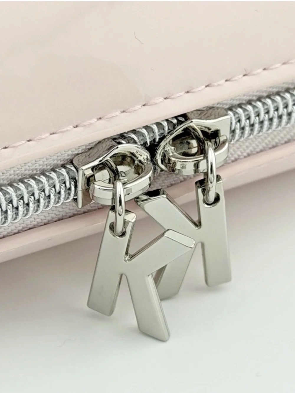 Kylie Cosmetics Pale Pink Gloss Lip Kit with Matching Cosmetic Bag